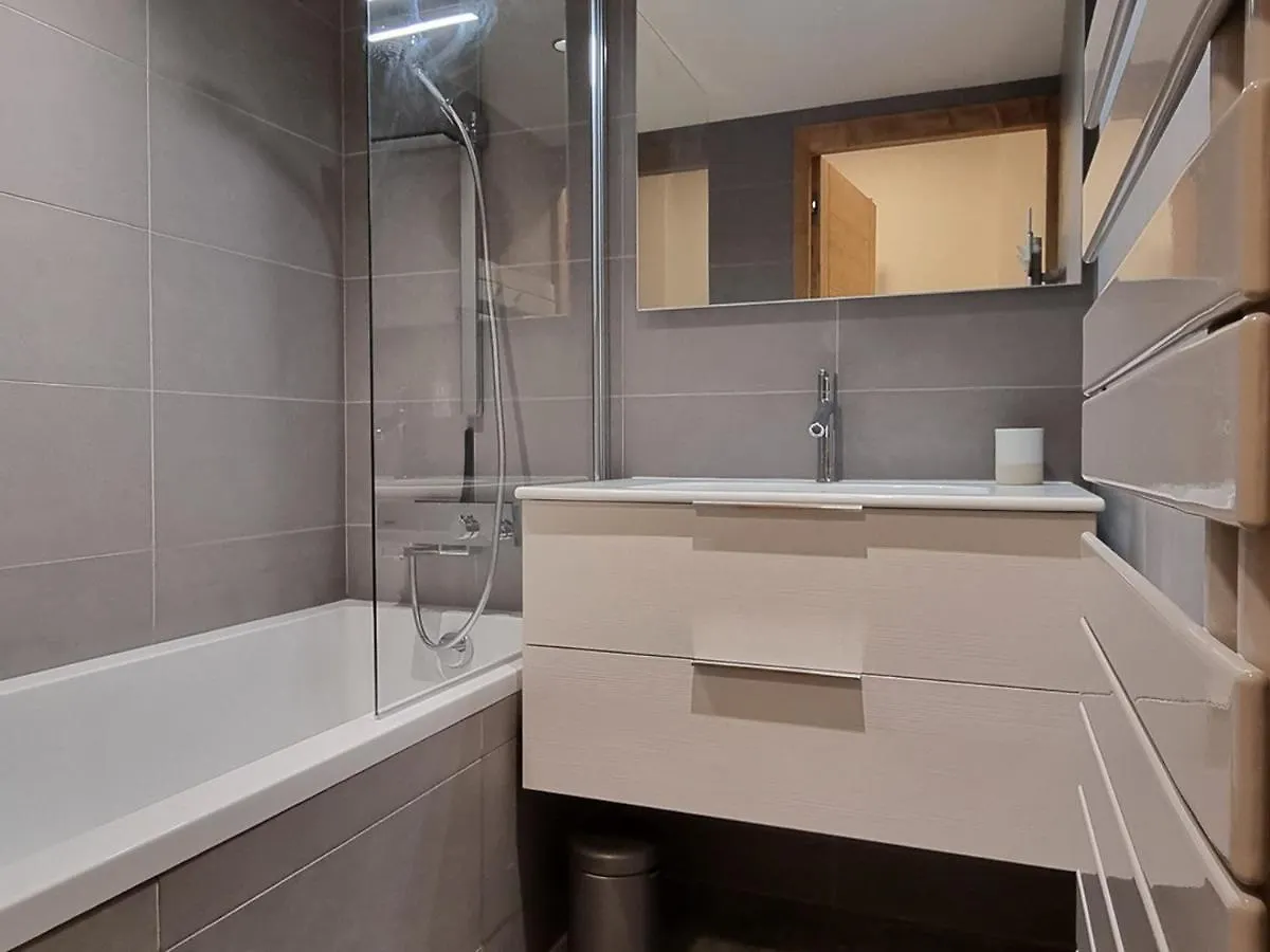 Appartement 6 Pers Avec Terrasse Au Coeur Du Village, Residence Neuve Avec Sauna Et Parking - Fr-1-598-141 Les Gets 0*,  Francia